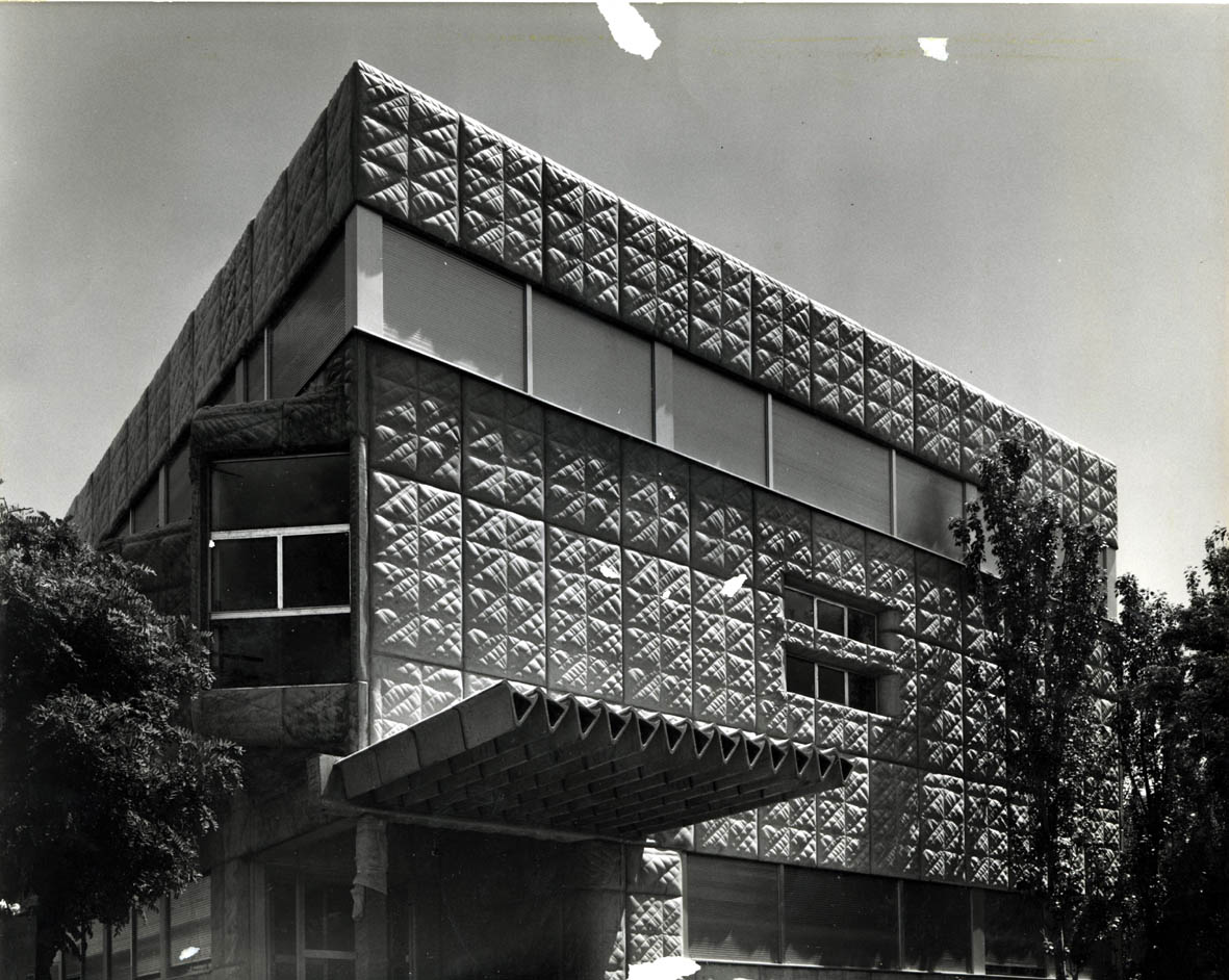 Fotografía exterior del MUPAG.